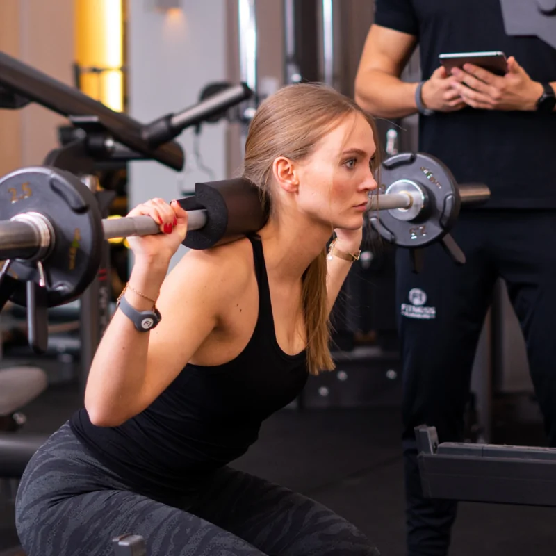 Abnehmen im Freihantelbereich LIFE Fitness Oldenburg