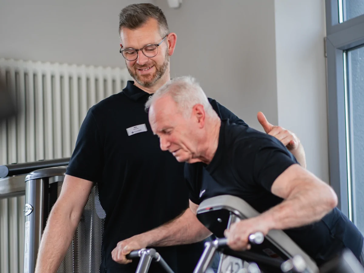Schmerzreduktion Rücken LIFE Fitness Oldenburg